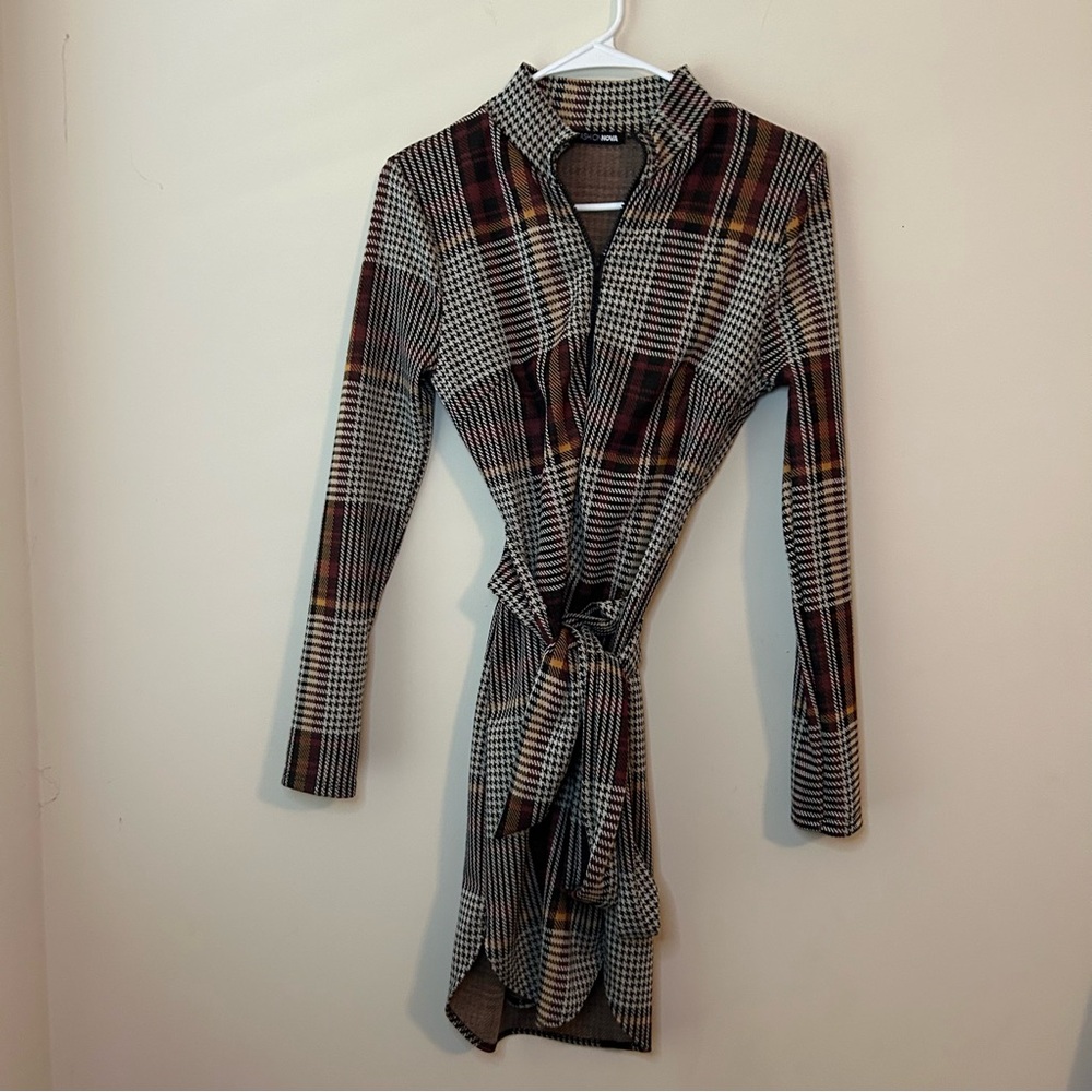 Elegant Checkered Long Sleeve Dress